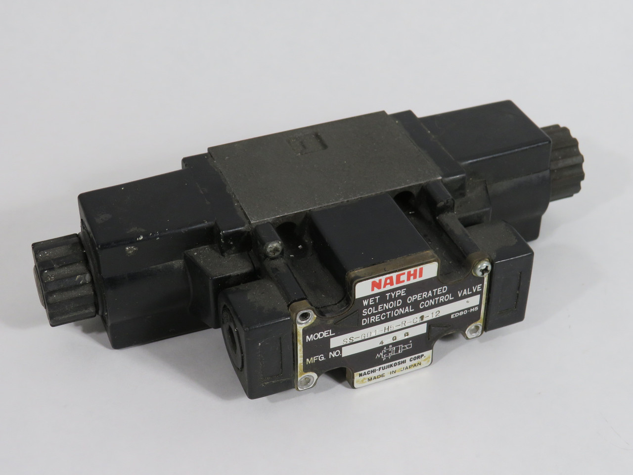 Nachi SS-G01-H5-R-C1-12 Solenoid Directional Control Valve SHELF WEAR USED