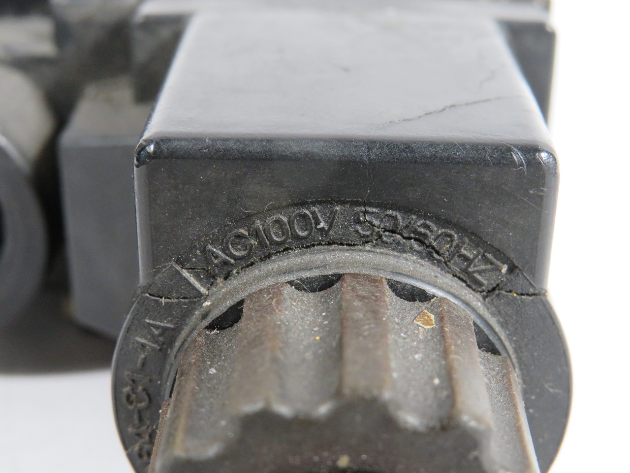 Nachi SS-G01-H5-R-C1-12 Solenoid Directional Control Valve SHELF WEAR USED