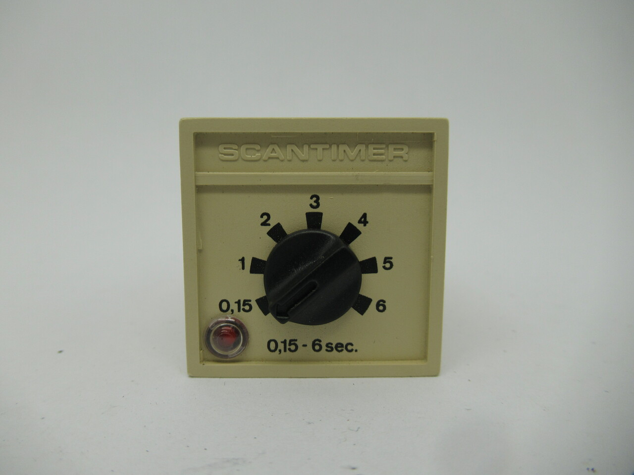 Carlo Gavazzi B208220006 Scantimer Interval Timer .15-6Sec 5A 250V 8 Pin USED