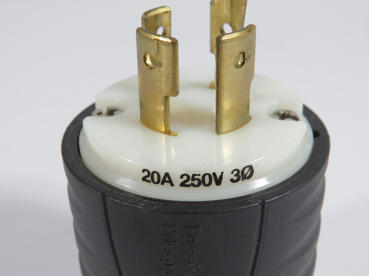 Pass & Seymour Legrand L1520P Plug w/Rubber Base 20A 250V 4-Wire 3-Pole NOP
