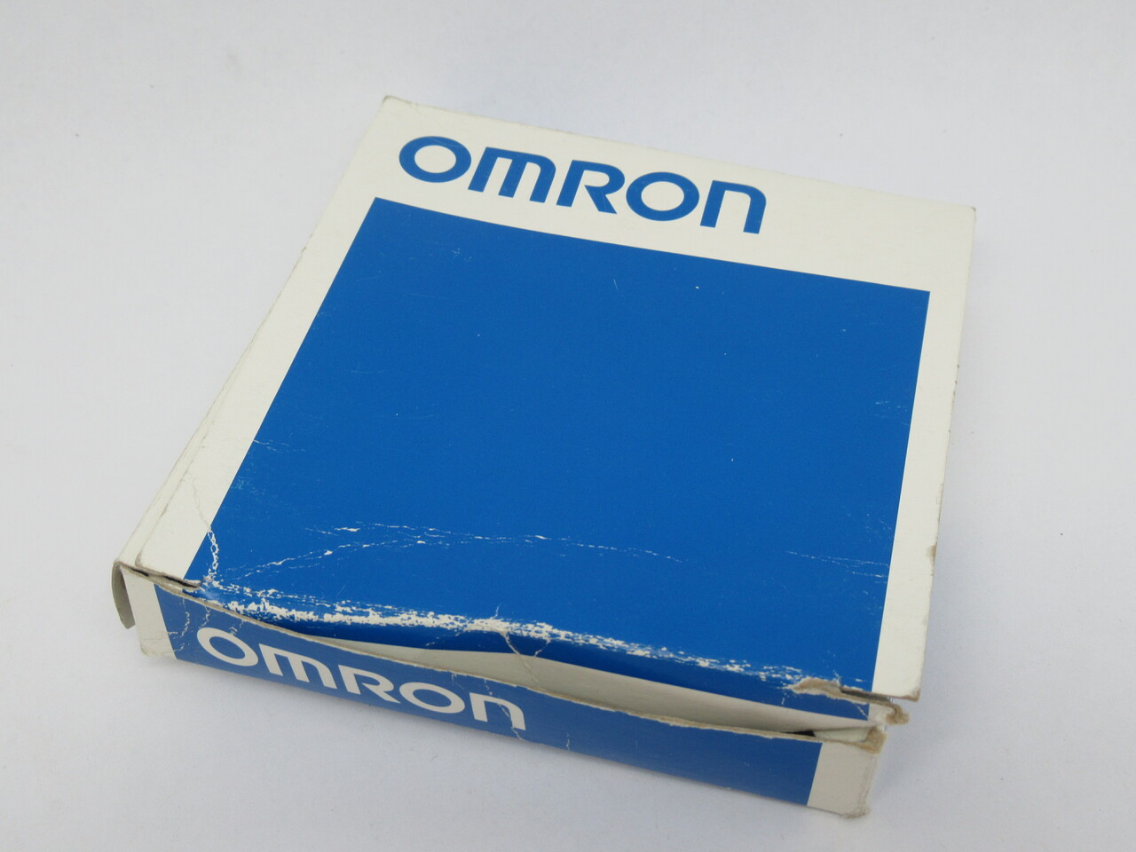 Omron E32-TC50 Through Beam Fiber Optic Sensor .055" *Damage to Box* NEW