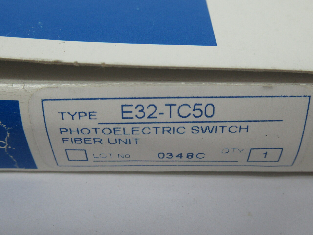 Omron E32-TC50 Through Beam Fiber Optic Sensor .055" *Damage to Box* NEW