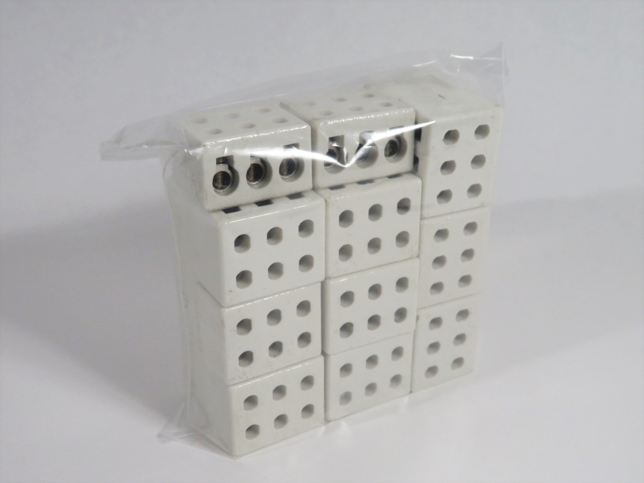 Tekuplast Porcelain Terminal Block 3-Pole 1.437" L x 1.16"W x 0.9" T 20-Pack NOP