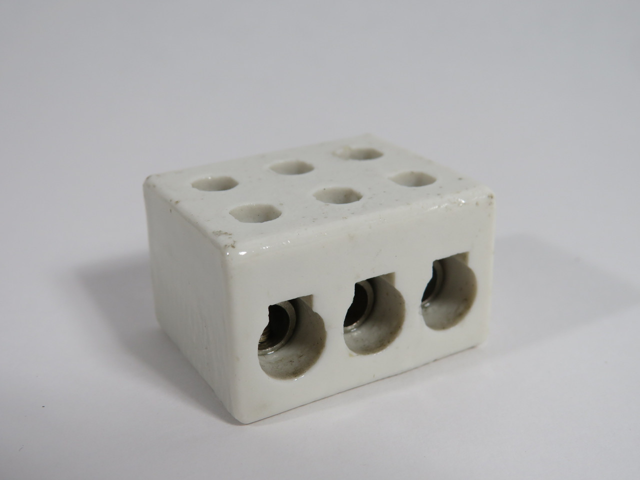 Tekuplast Porcelain Terminal Block 3-Pole 1.437" L x 1.16"W x 0.9" T 20-Pack NOP