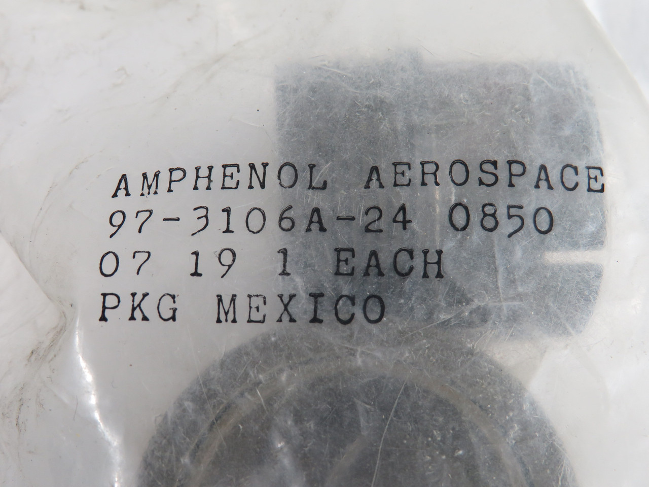Amphenol 97-3106A-24 Straight Plug Connector Shell Size 24 OPEN BAG NWB