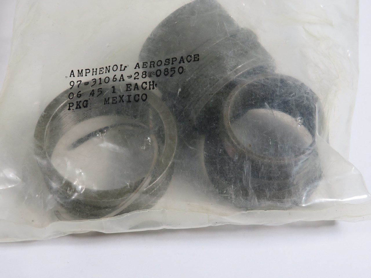 Amphenol 97-3106A-28 Straight Plug Connector Shell Size 28 OPEN BAG NWB