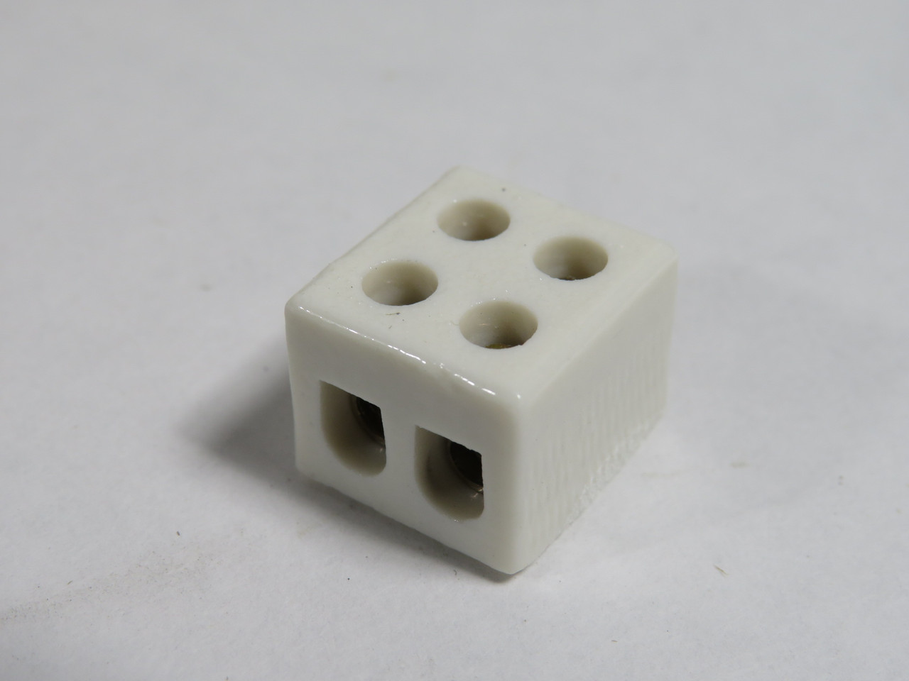Tekuplast 1-112-2 Porcelain Terminal Block 2-Pole 2.5mm 250V 200-Pack NEW