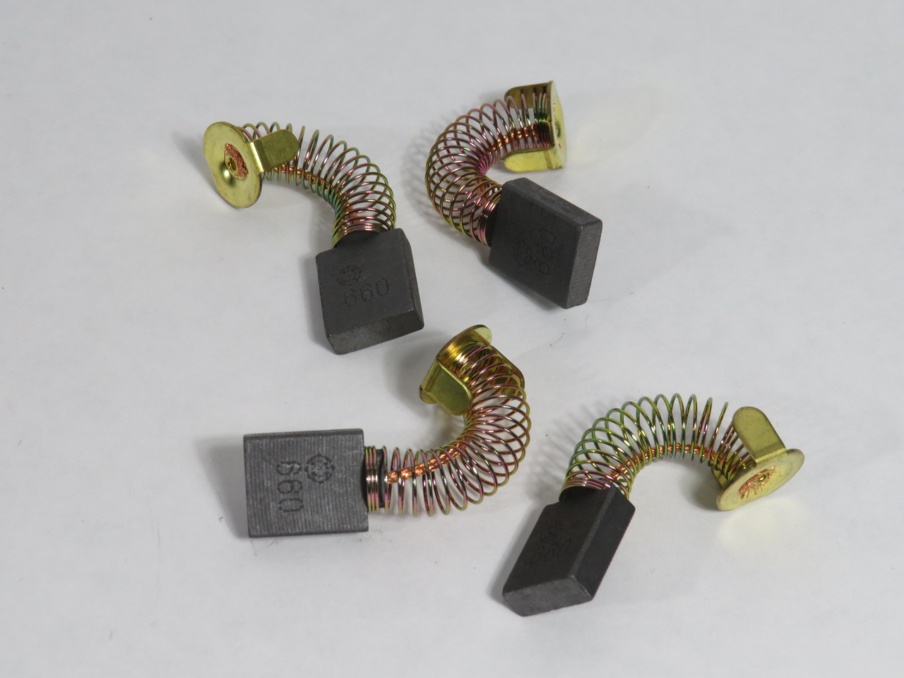 Fanuc A290-0651-V001 Carbon Motor Brush w/ Eared Cap 15x5x19mm 660 Lot of 4 NOP