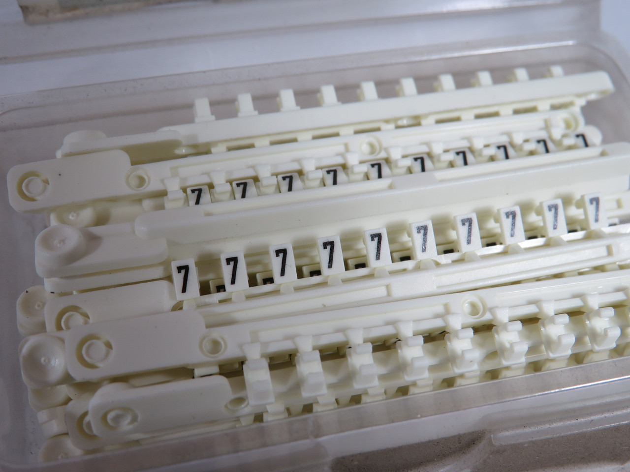 Telemecanique AB1-R7 Clip-In Marker Strip *7* 04.841.1793.0 58599 26-Pack NEW