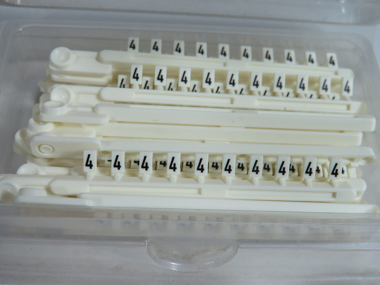 Telemecanique AB1-R4 Clip-In Marker Strip *4* 04.841.1493.0 58596 25-Pack NEW
