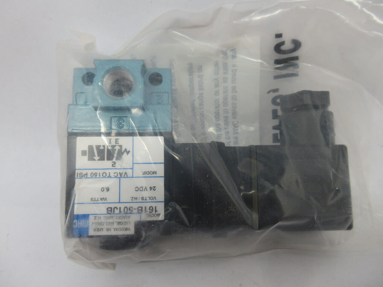 Mac 161B-501JB 3/2 Way Solenoid Valve 24VDC 6W 1/8" NPTF NEW