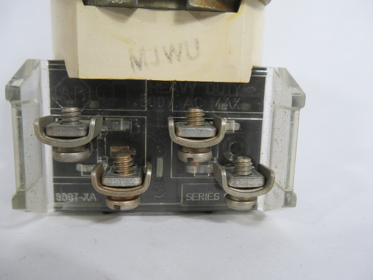 Allen-Bradley 800T-N2KP4B Selector Switch 4Pos Maintained 2NO 2NC 600VAC NEW