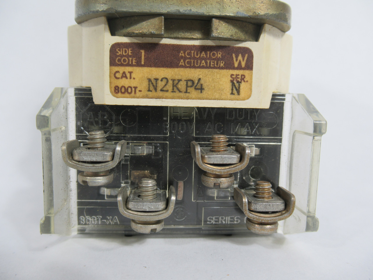 Allen-Bradley 800T-N2KP4B Selector Switch 4Pos Maintained 2NO 2NC 600VAC NEW