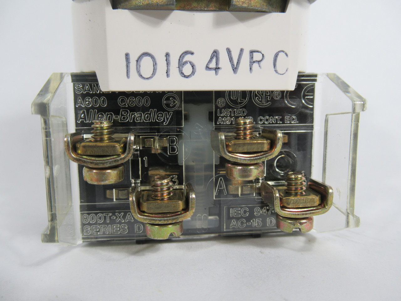 Allen-Bradley 800T-J2KC7B Selector Switch Ser. T 2NO 2NC 600V 3Pos NEW