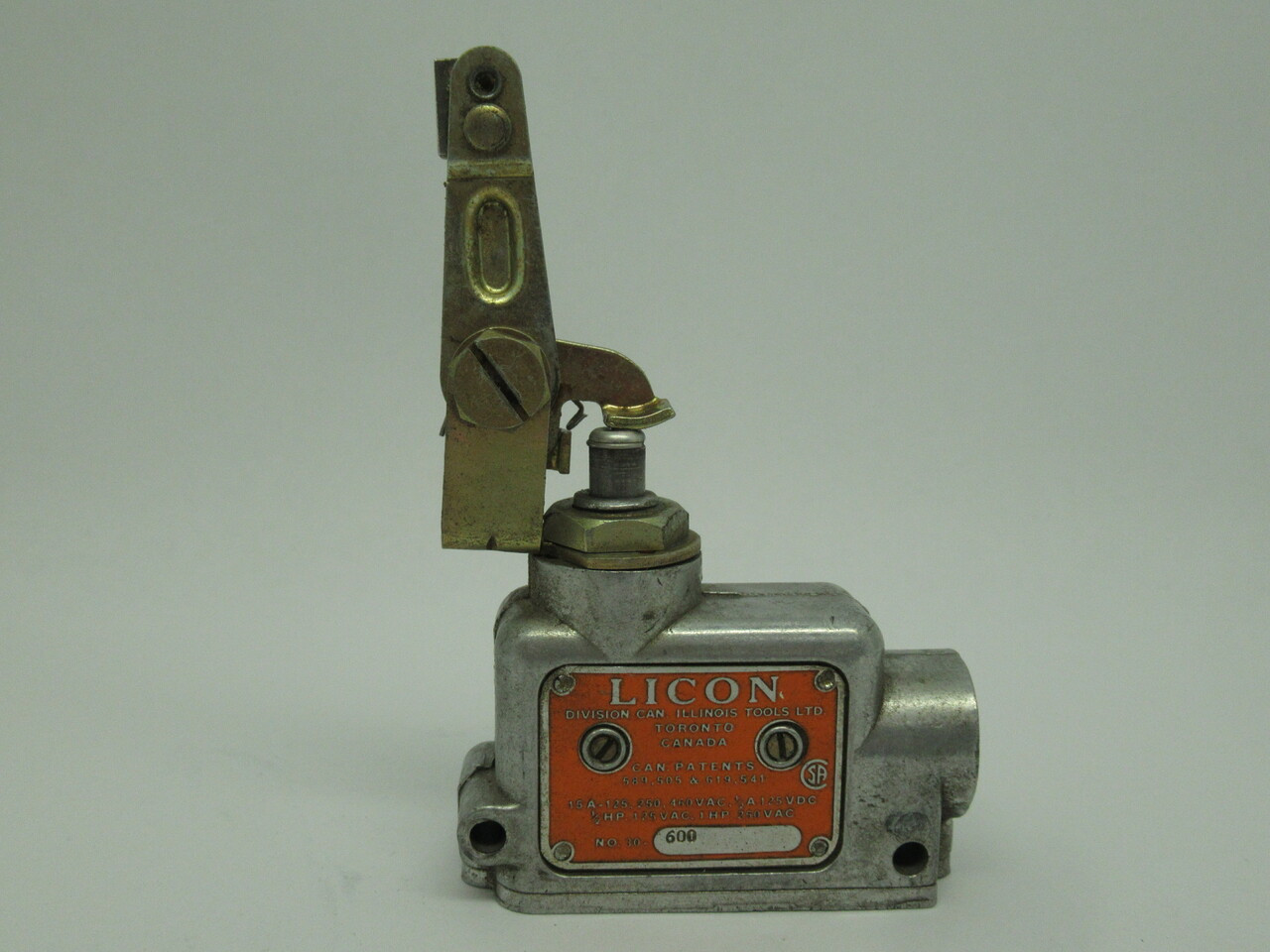 Licon 30-600 Limit Switch 15A 460VAC 125VDC 1/2HP USED