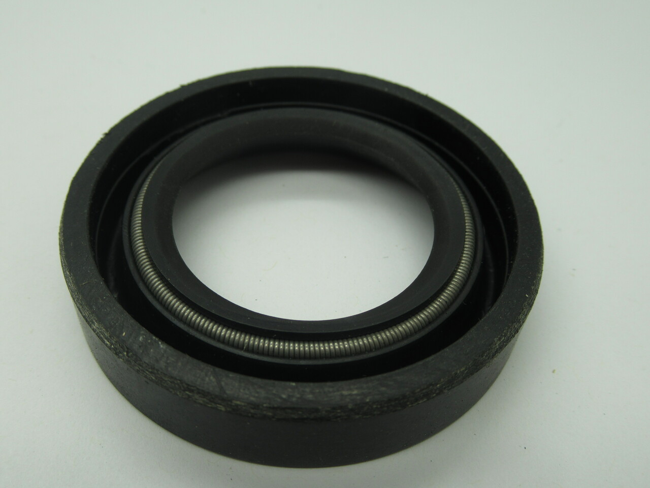 Johns-Manville 7346-PD Clipper Oil Seal 35mm ID 61mm OD *Missing 1* NEW