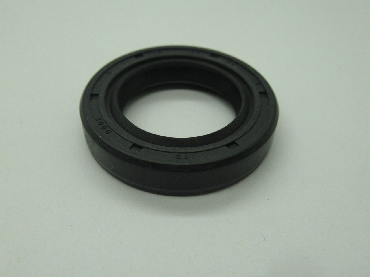 DMR 25408-DL Oil Seal 25mm Shaft 40mm Bore 8mm Width Spring Loaded NEW