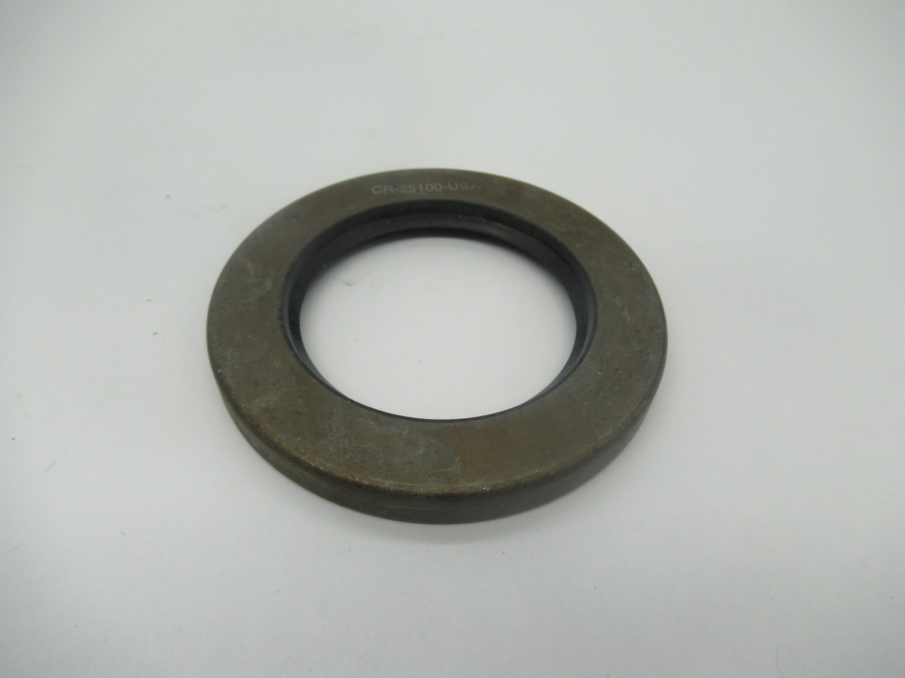 CR 25100 Oil Seal 2.5 x 3.8 x .43 Inch NEW