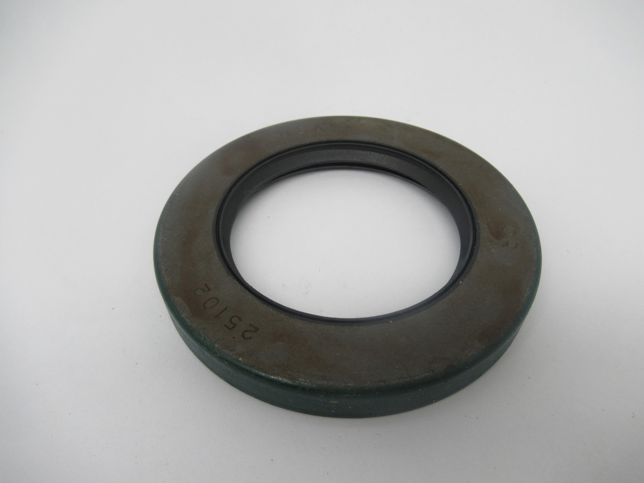 CR 25102 Oil Seal 2-1/2 x 3-7/8 x 15/32" NEW