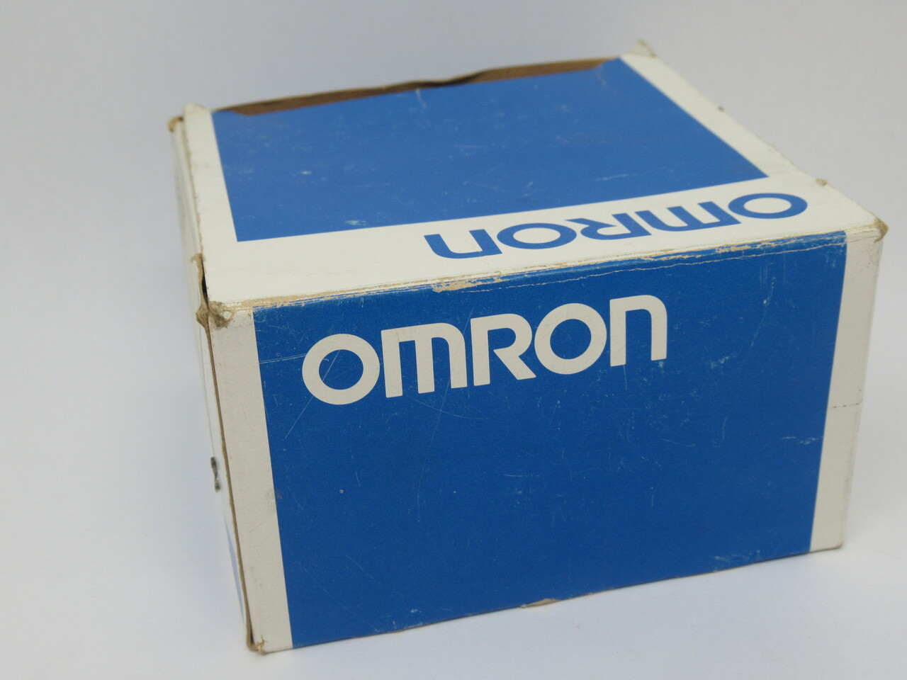 Omron E2EV-X10B1 Proximity Sensor 12-24VDC 100mA 10mm Range 2m NEW