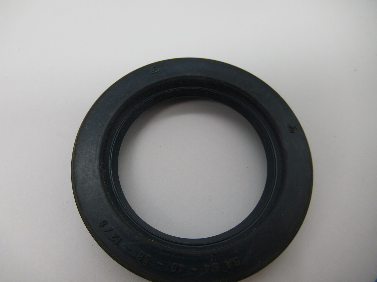 CR 40X58X12 Oil Seal BA U4-40-58-12/8 NEW