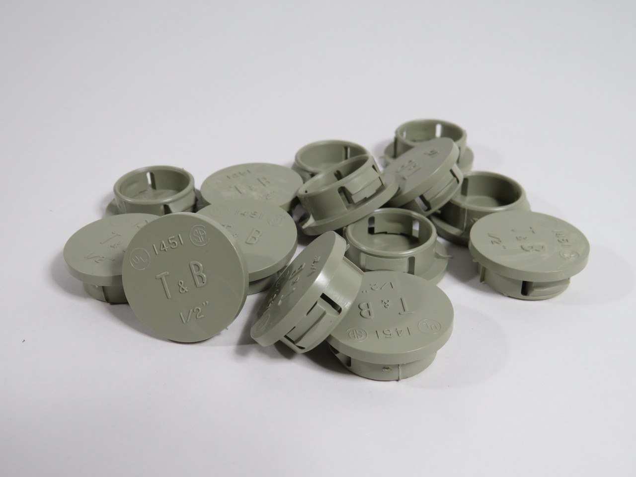 Thomas & Betts 1451 Thermoplastic Knockout Plug 1/2" Lot of 14 NOP