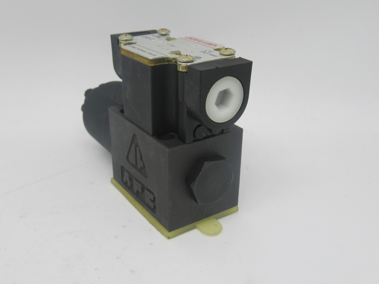 Dofluid DFB-02-2B2-A120-35-6E Directional Control Valve 120VAC 50/60Hz MOD’D NOP