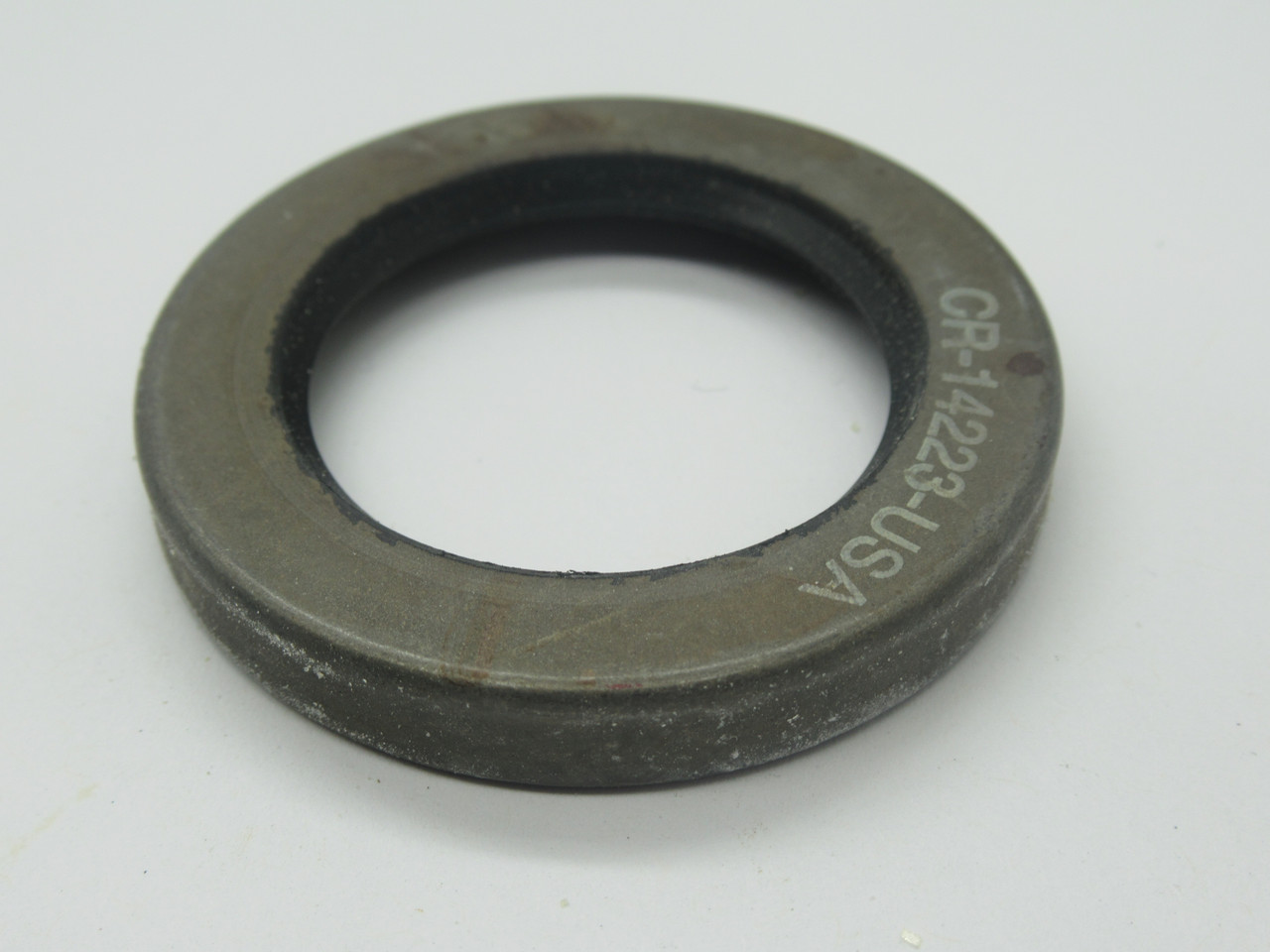 CR Industries 14223 Oil Seal Nitrile Rubber 36.525mm Shaft Diameter NEW