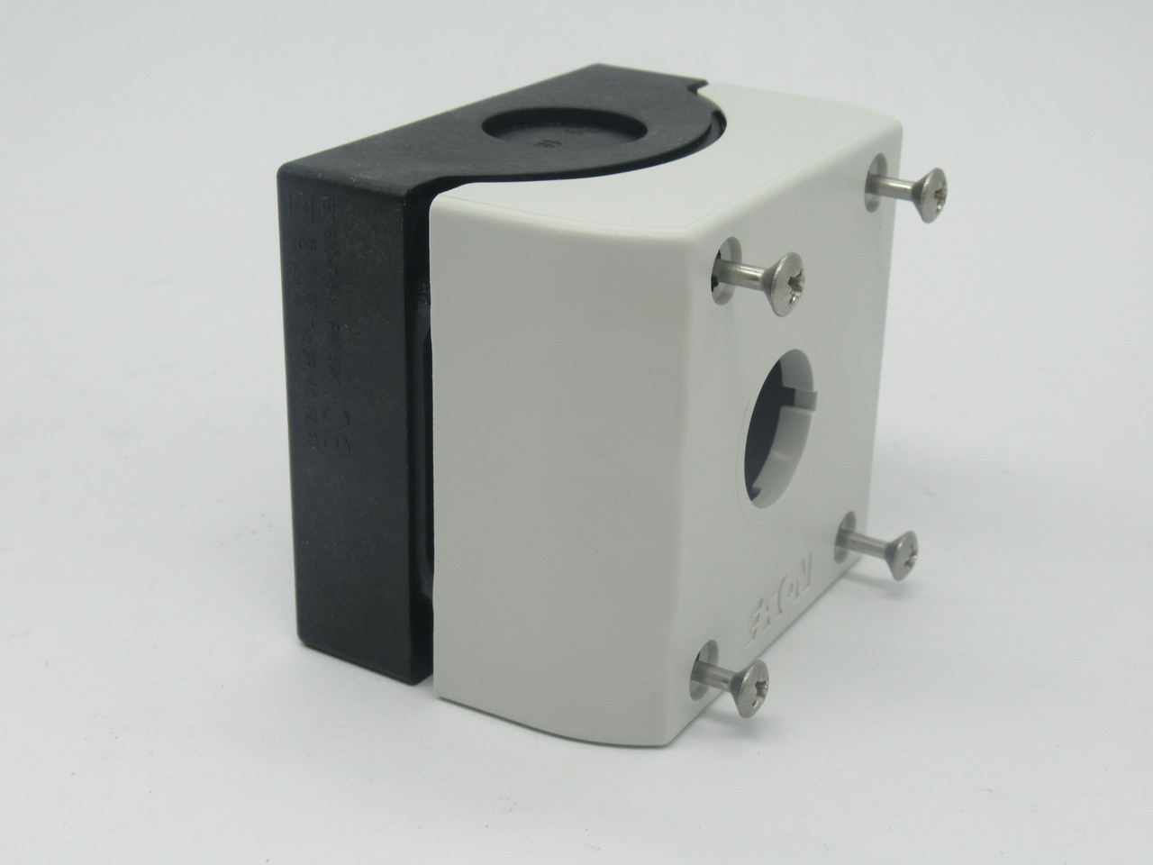 Eaton M22-I1-PG Surface Mounting Enclosure for Push Button M22-I1-PGQ NEW