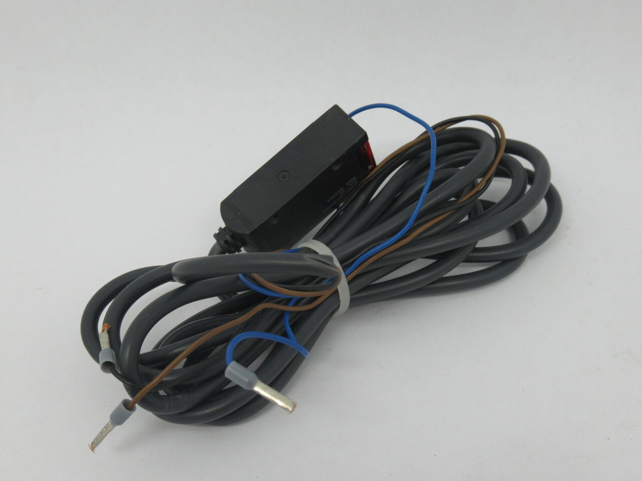 Omron E3S-AD31 Diffuse Reflective Sensor 10-200mm *Cut Cable 1.5m* USED