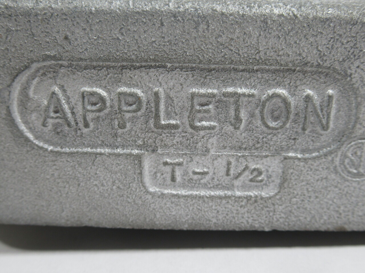 Appleton T-1/2 Threaded Conduit w/ Cover 1/2" USED