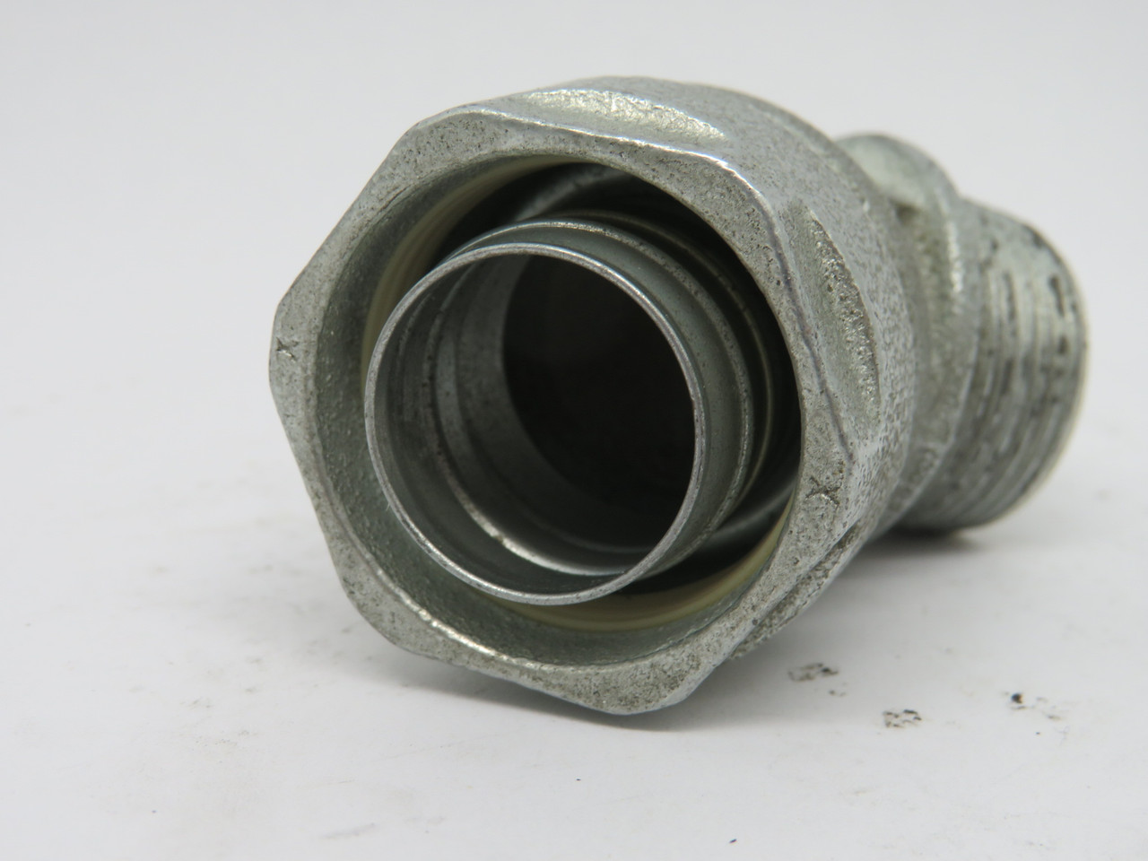 O-Z/Gedney 4Q-4100T Liquid Tight Connector 45Deg 1" MISSING LOCKNUT USED