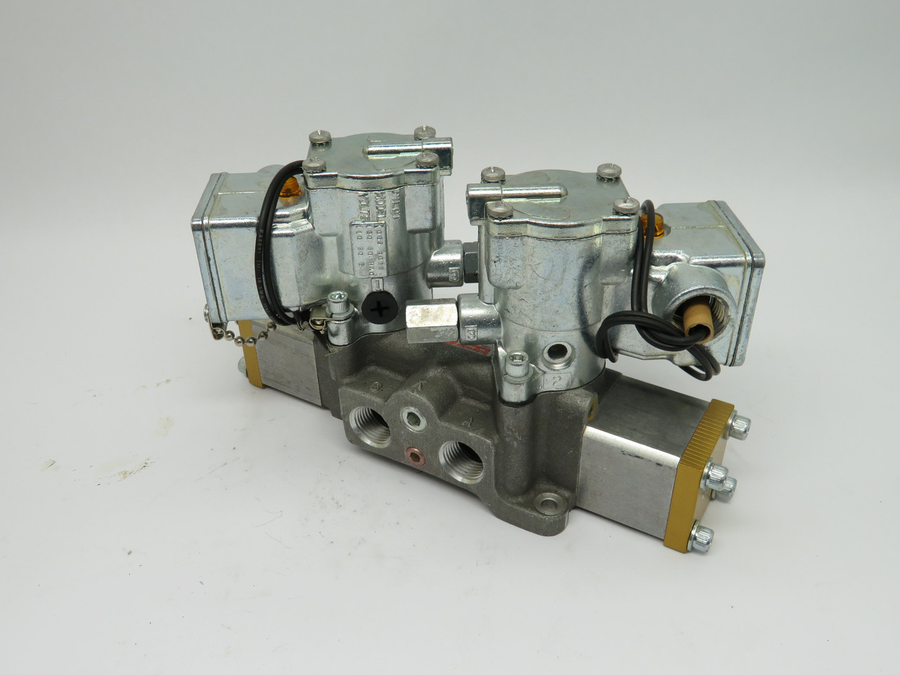 Schrader Bellows L6954921153 Double Solenoid Valve Assembly 110/120V BOX DMG NEW