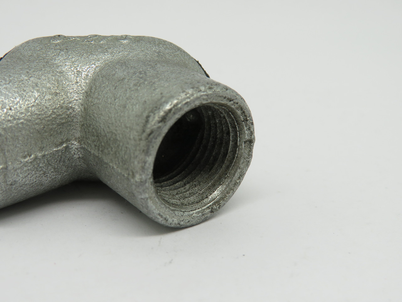 O-Z/Gedney FF-050 Malleable Iron Pulling Elbow 1/2"NPT USED
