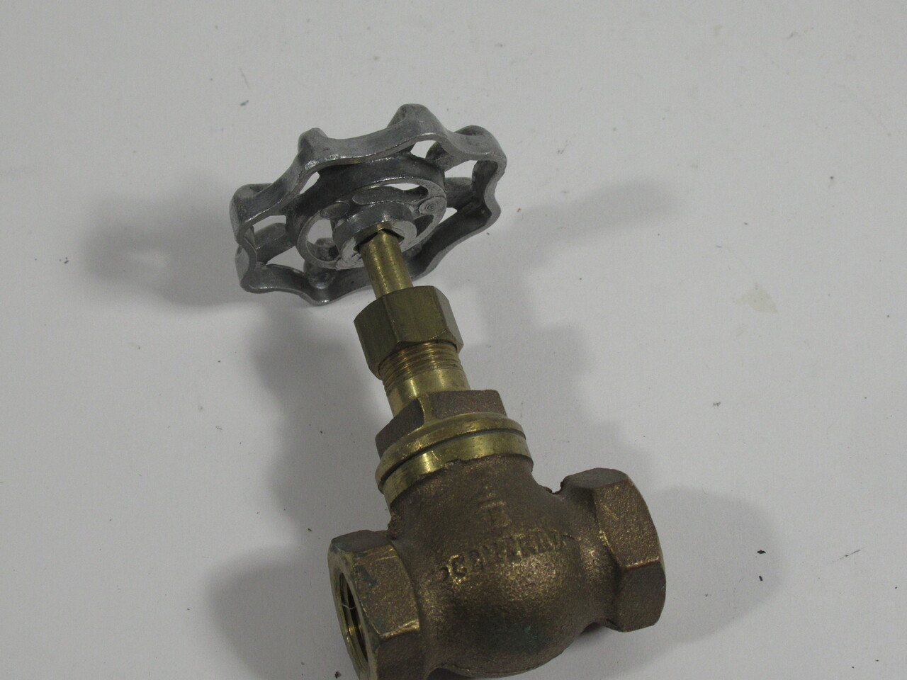 Central 3/8 Globe Valve 3/8" NPT 125WP USED