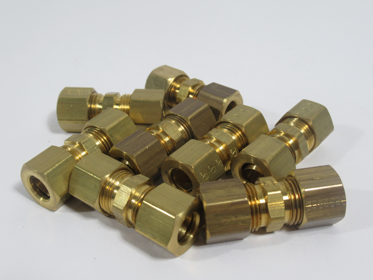 Parker 62C-5 Brass Compression Union Connector 5/16" Tube Lot of 8 NOP