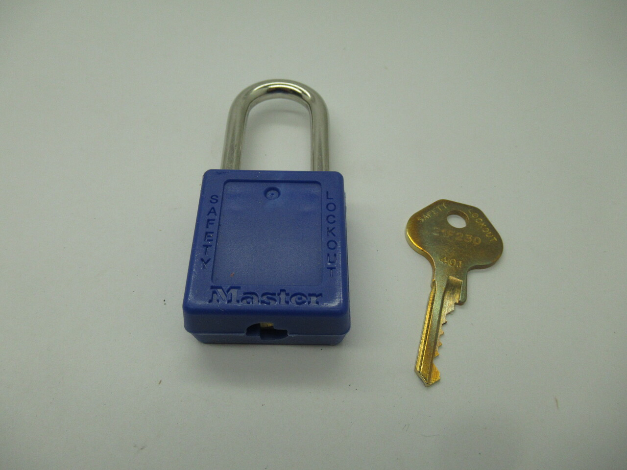 Master Lock 410BLU Thermoplastic Safety Padlock Blue 1-1/2" Wide 1-1/2" Tall NEW