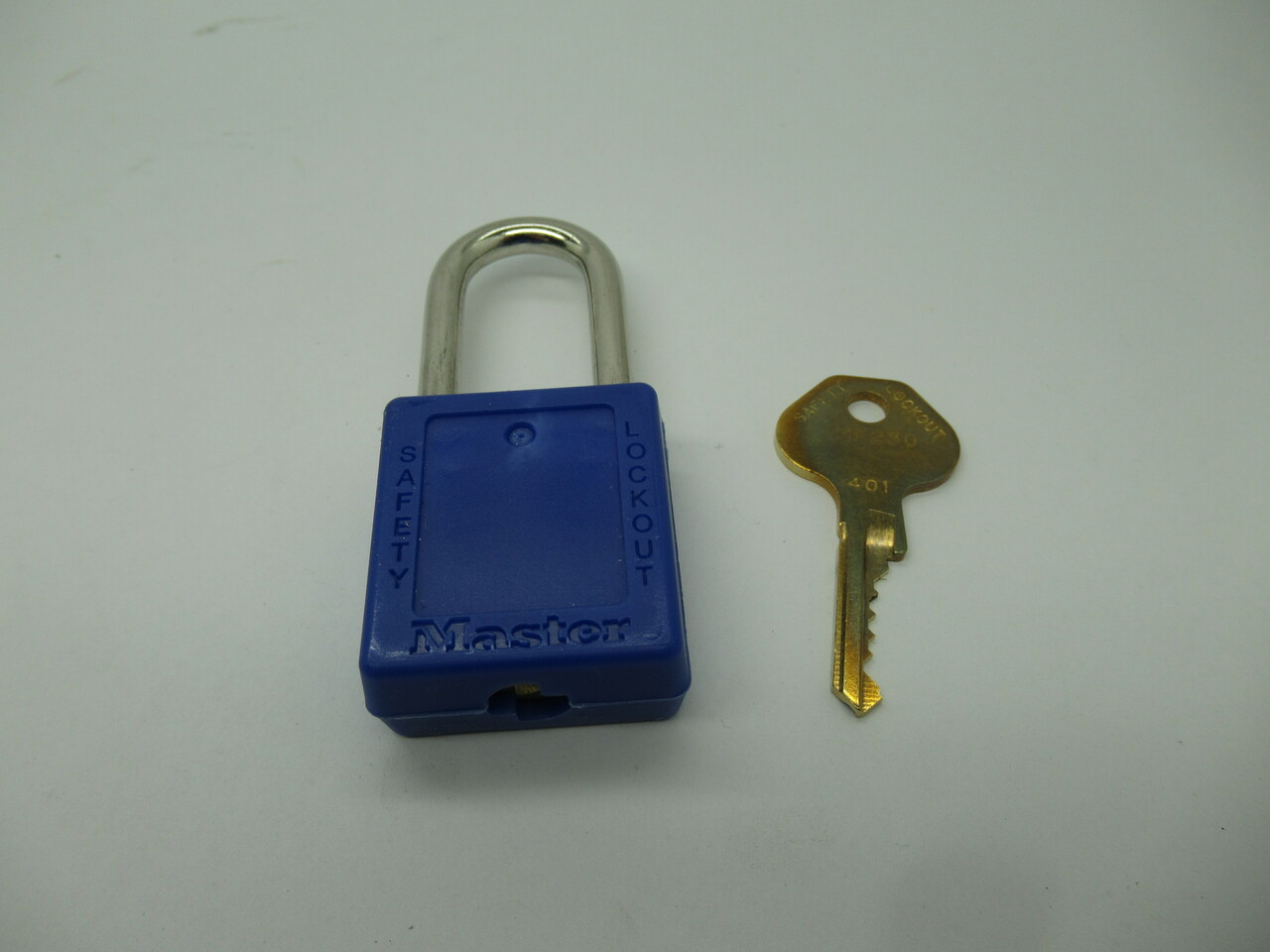 Master Lock 410BLU Thermoplastic Safety Padlock Blue 1-1/2" Wide 1-1/2" Tall NEW
