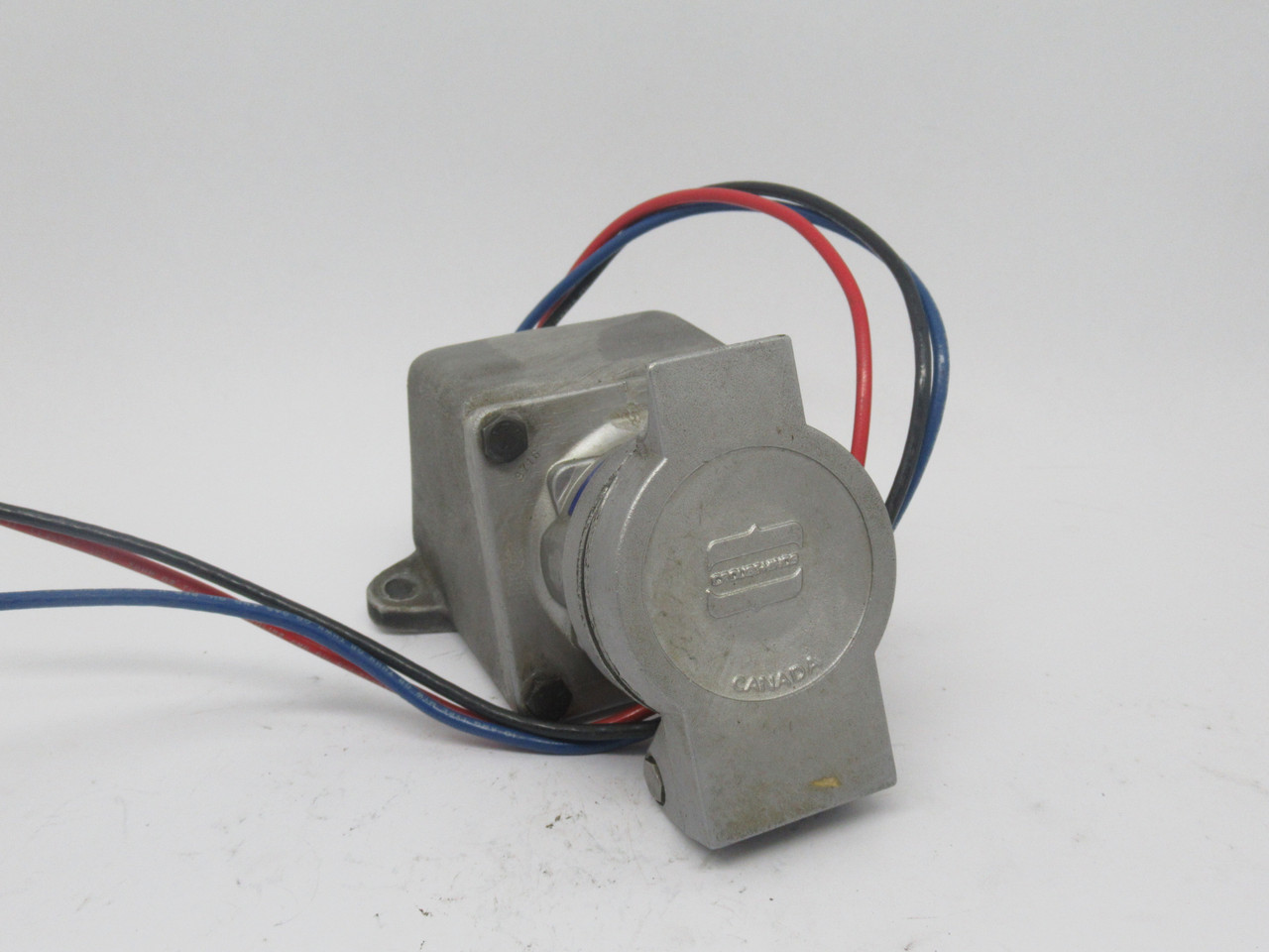 Crouse-Hinds AR341-M72 Arktite Receptacle 30A 250VDC 600VAC 4W 4P c/w ARE33 USED