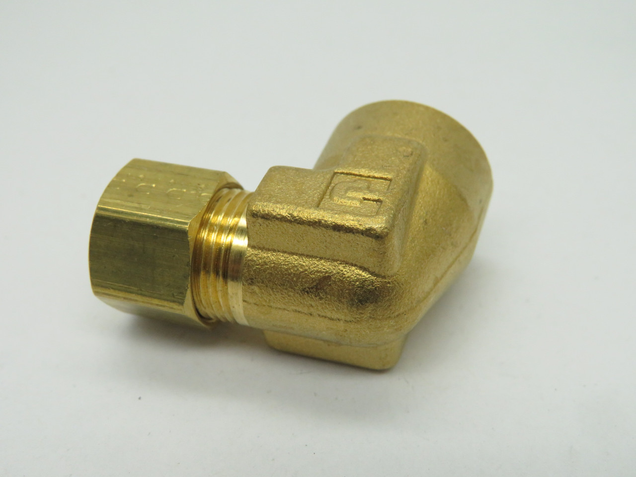 Parker 170C-6-4 Brass Compression Elbow Fitting 3/8" Tube x 1/4" Female NPT NOP