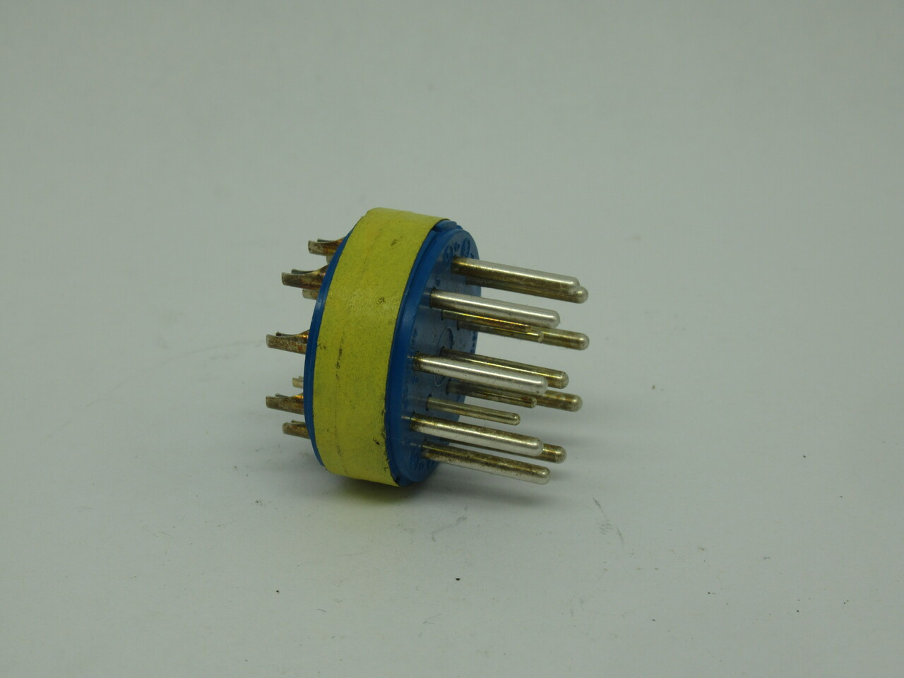 Amphenol 97-28-20P 14-Pin Male Circular Connector Insert USED