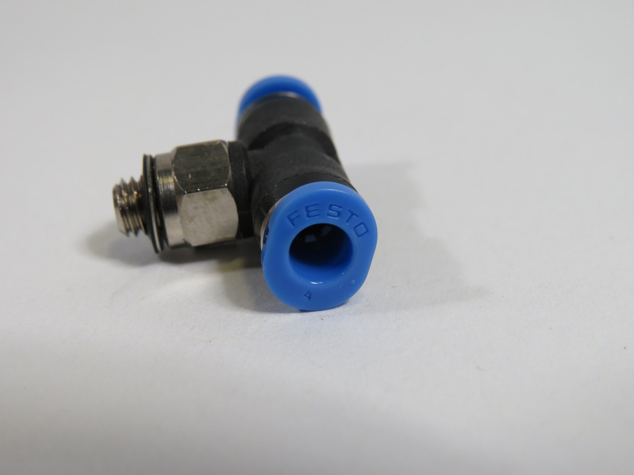 Festo 153354 QSMT-M5-4 Push-In T-Fitting M5 Thread 4mm Tube OD ! NOP !