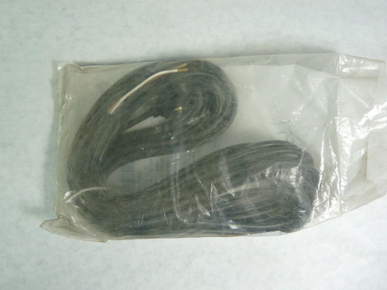 Emerson PT4L60 804595 Cable Assembly 4A 24VDC 6.0M NEW