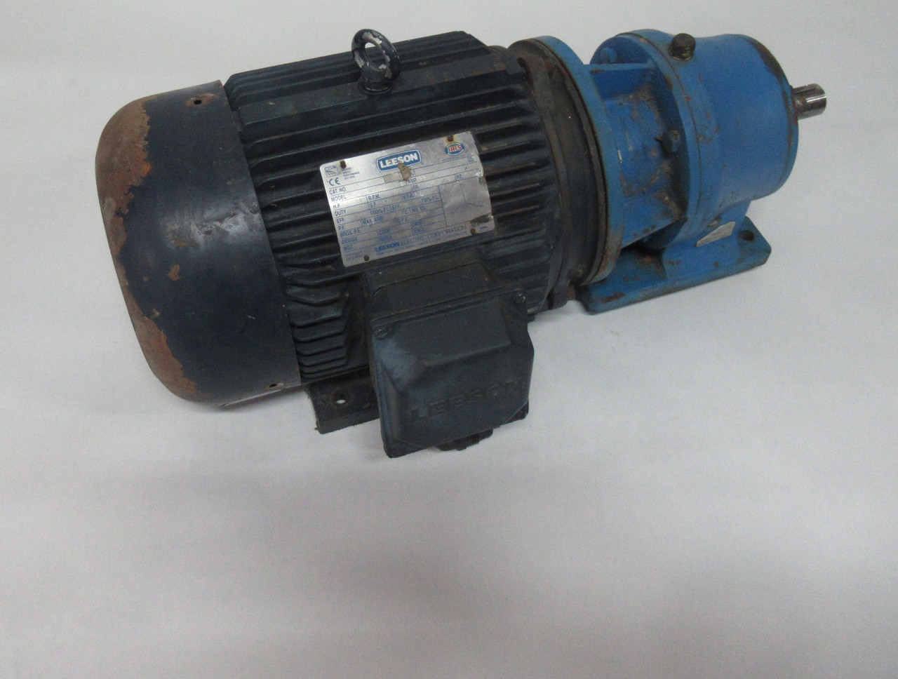 Leeson 7.5HP 1760RPM 575V 213T TEFC 3Ph 7.7A C/W Gear Reducer 3.98:1 Ratio USED