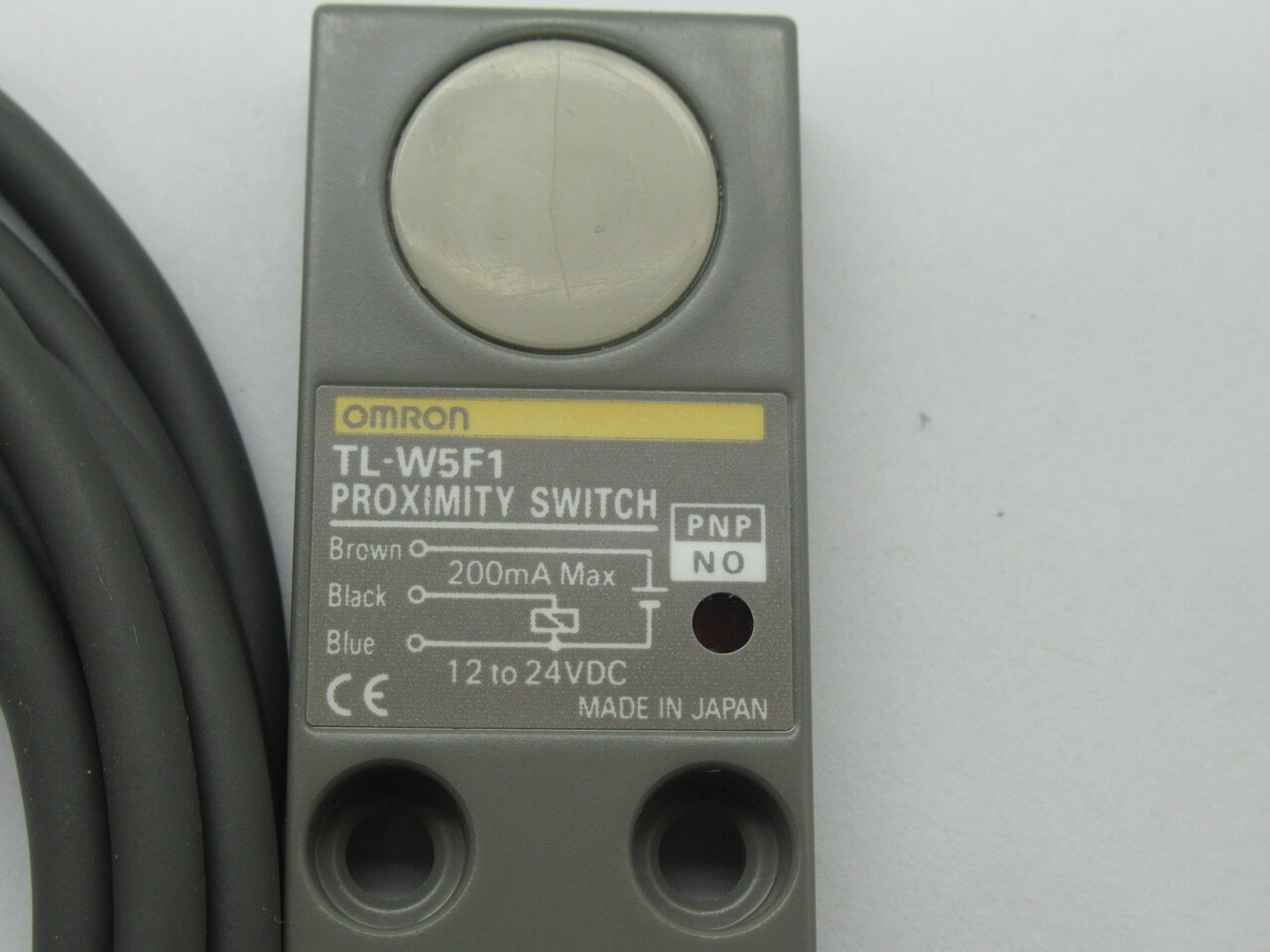Omron TL-W5F1 Proximity Sensor 12-24VDC 2m Cable 200mA 300Hz 5mm NEW