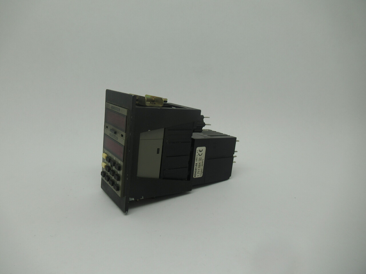 Hengstler 1-711-024 Preset Counter Assembly 12-24VDC 110VAC 50/60Hz USED