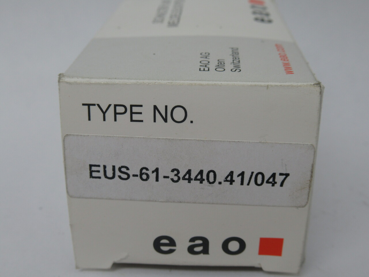 EAO EUS-61-3440.41/047 Twist-Release Emergency Stop 5A@250VAC NEW