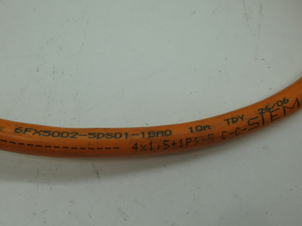 Siemens 6FX5002-5DS01-1BA0 Base Cable For Servo Drive 1000V @ 80C 500mA CUT USED