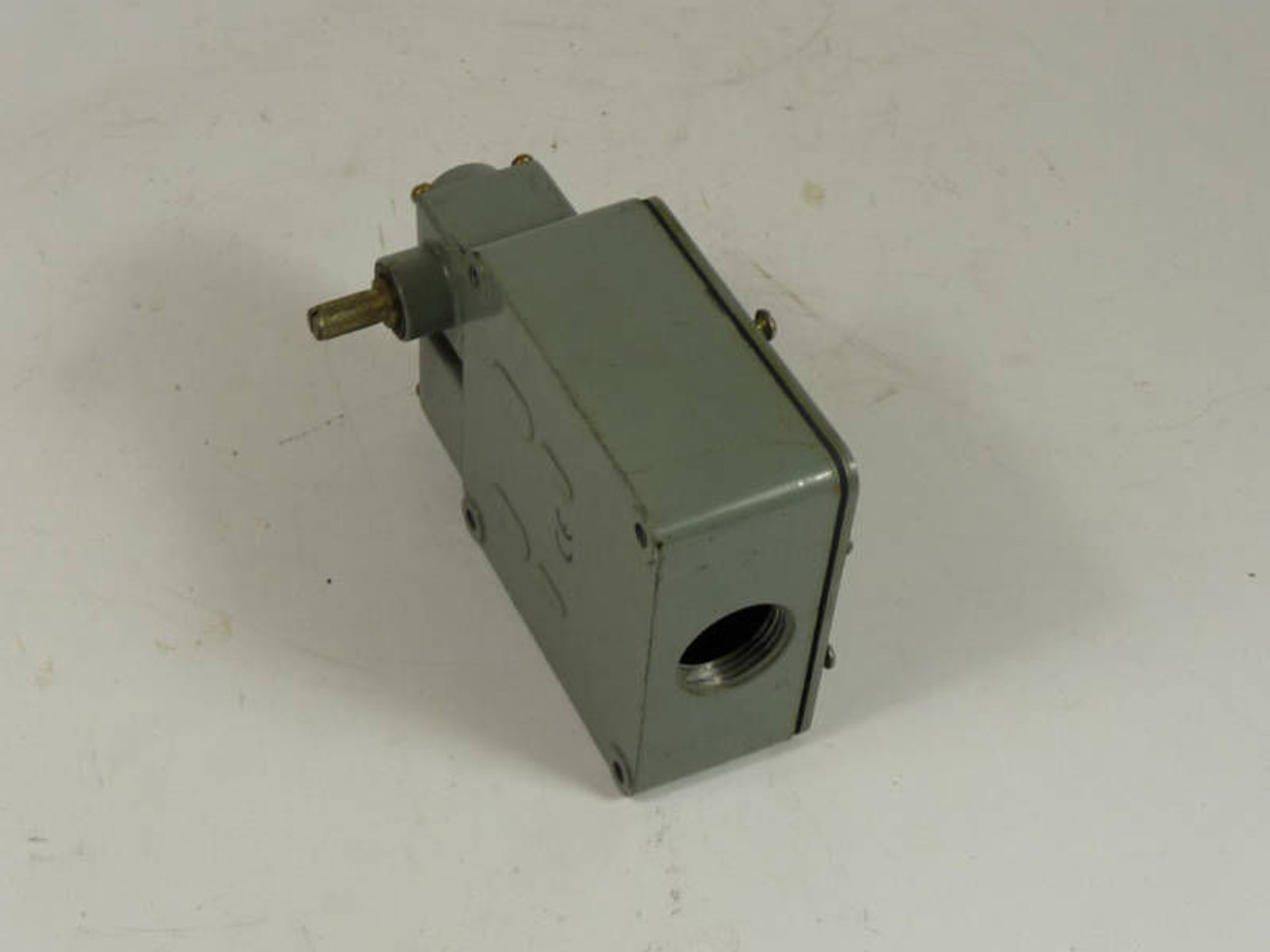 Allen-Bradley Oil Tight Limit Switch 802T-AD USED