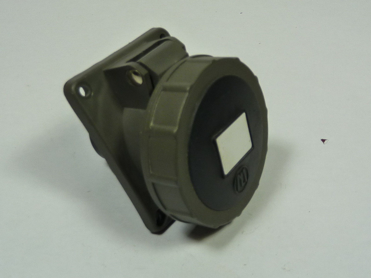 ML 370522 Water Resistant Indoor/Outdoor Plug 16/20A 3P 4W USED